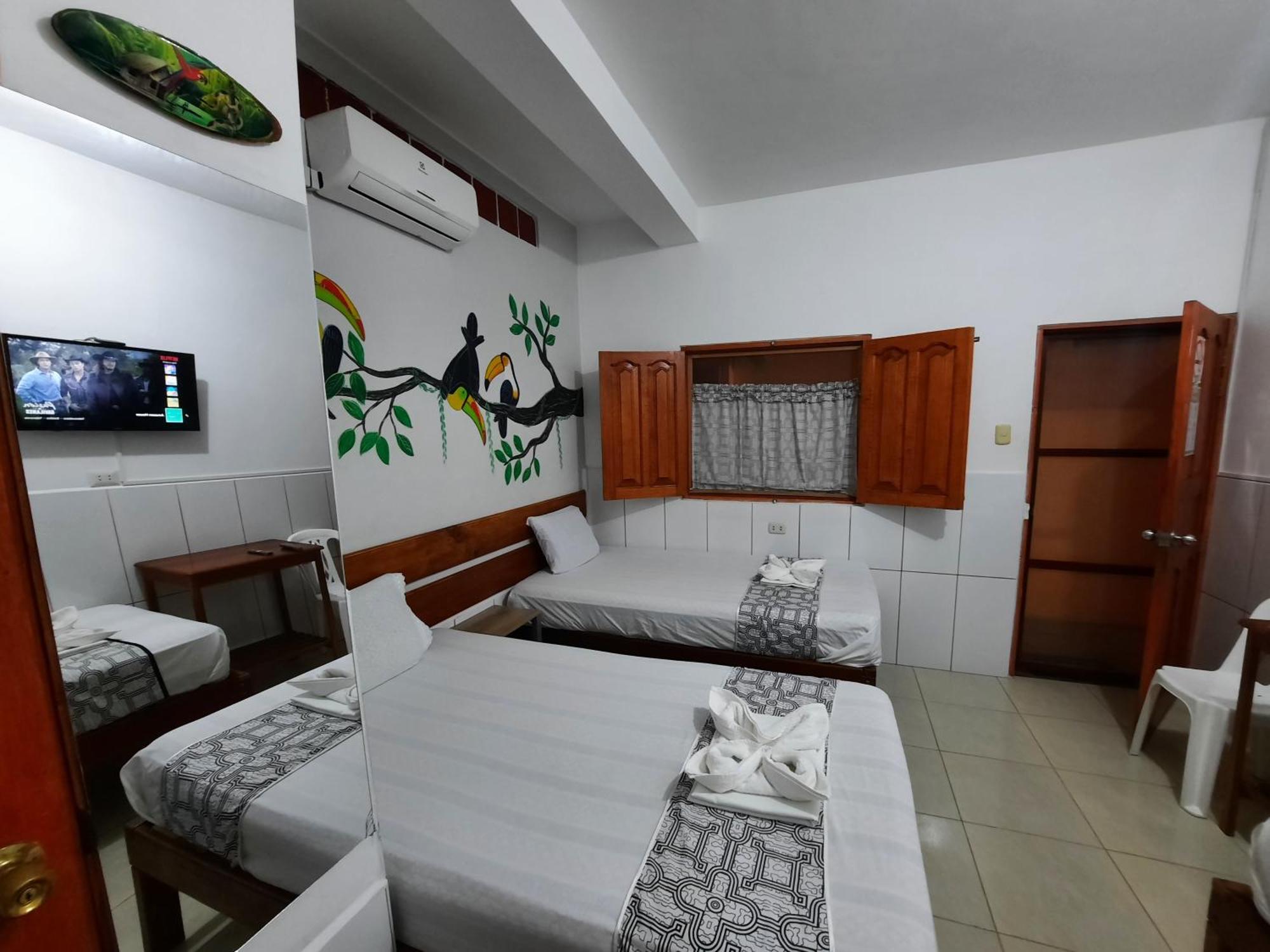 Amazon House Hostel Iquitos Exterior photo